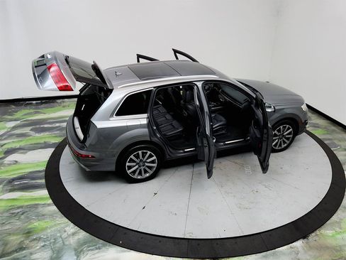 Used 2018 Audi Q7 3.0T Prestige AWD/4WD image 40