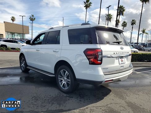 Used 2023 Ford Expedition Limited image 3