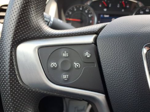 Used 2023 GMC Acadia SLE FWD image 24
