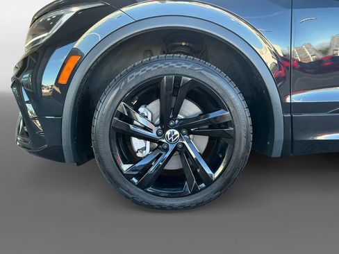 Used 2023 Volkswagen Tiguan SE R-Line image 14