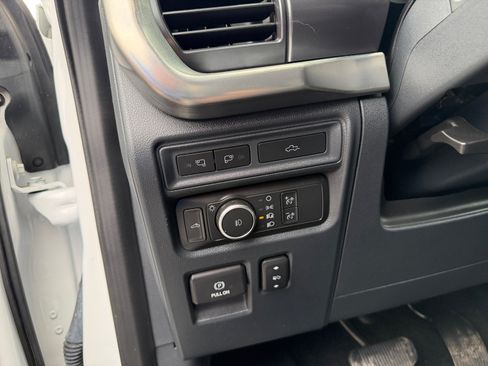 Used 2022 Ford F150 Lariat w/ Equipment Group 501A Mid AWD/4WD image 26