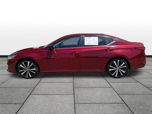 Used 2021 Nissan Altima 2.5 SR FWD image 2