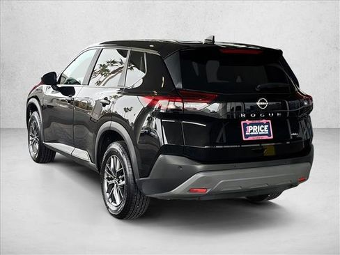 Used 2023 Nissan Rogue S image 3