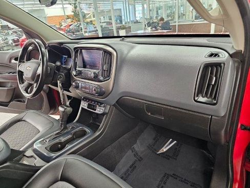 Used 2019 Chevrolet Colorado Z71 AWD/4WD image 11