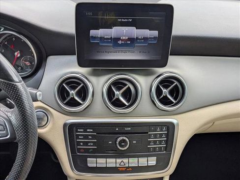 Used 2019 Mercedes-Benz GLA 250 image 11