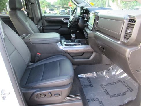 Used 2024 Chevrolet Silverado 1500 LTZ w/ LTZ Premium Package AWD/4WD image 11