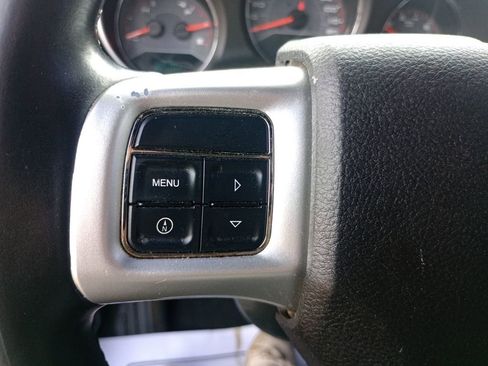 Used 2011 Dodge Avenger Mainstreet image 14