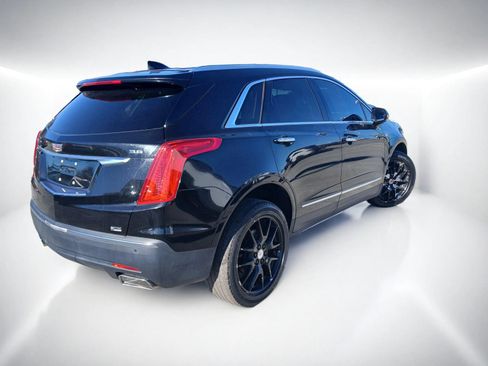 Used 2017 Cadillac XT5 Luxury w/ Driver Awareness Package FWD image 6