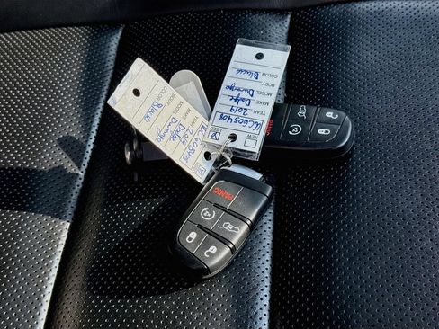 Used 2019 Dodge Durango R/T w/ Technology Group AWD/4WD image 38