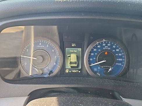 Used 2017 Toyota Sienna XLE w/ XLE Navigation Package image 4