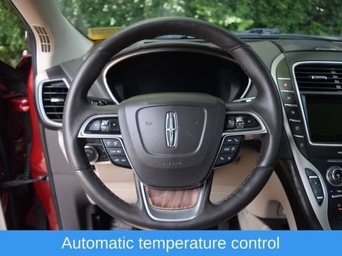 Used 2019 Lincoln Nautilus Select FWD image 4