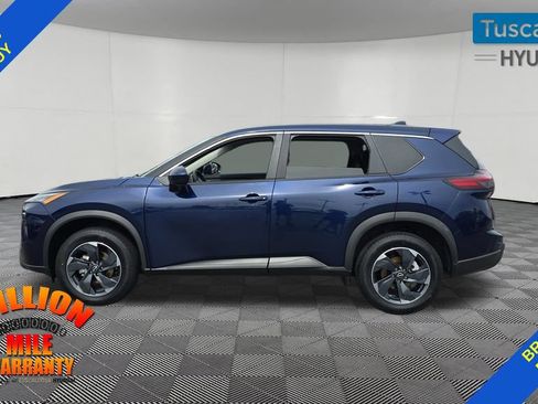 Used 2025 Nissan Rogue SV AWD/4WD image 4