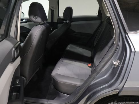 Used 2023 Volkswagen Taos SE w/ Panoramic Sunroof Package image 19