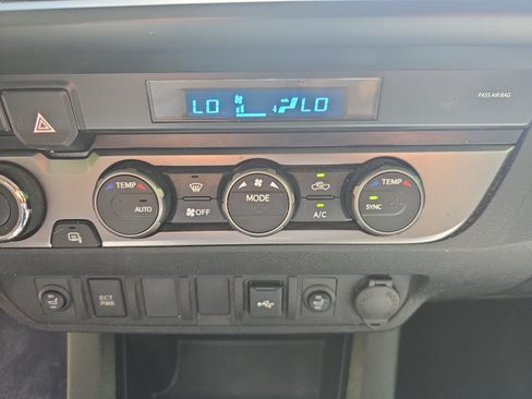 Used 2021 Toyota Tacoma SR AWD/4WD image 25