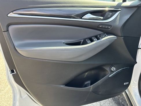 Used 2024 Buick Enclave Premium image 16