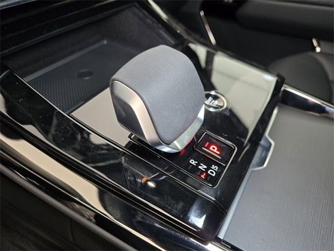 New 2026 Land Rover Range Rover Sport SE image 23