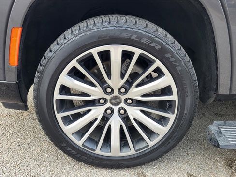 Used 2024 Jeep Grand Wagoneer L Series III image 32