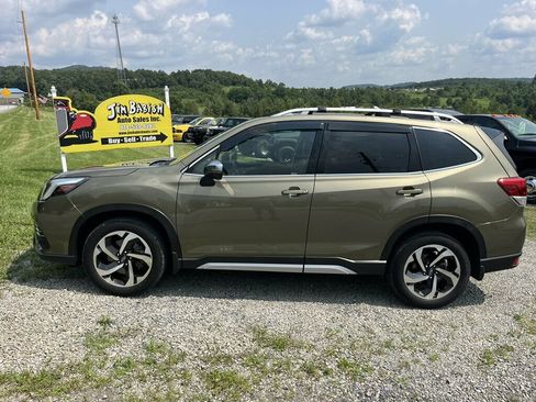 Used 2024 Subaru Forester Touring AWD/4WD image 47