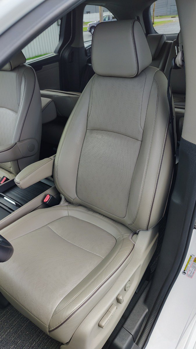 Used 2023 Honda Odyssey Elite image 17