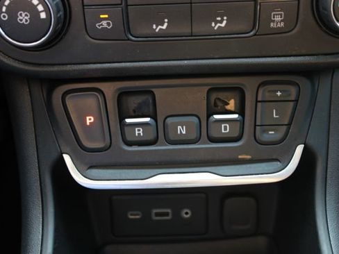Used 2021 GMC Terrain SLE w/ Elevation Edition FWD image 26