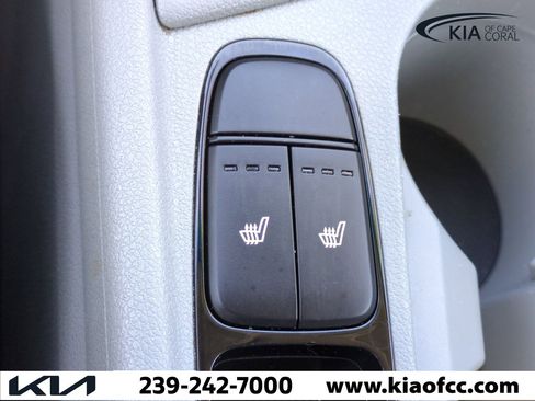 Used 2019 Kia Niro EX image 22