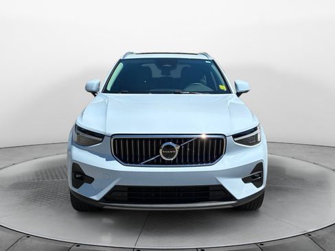 Used 2025 Volvo XC40 B5 Ultra w/ Climate Package AWD/4WD image 2
