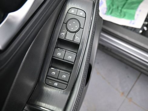 Used 2025 Nissan Rogue SV AWD/4WD image 28