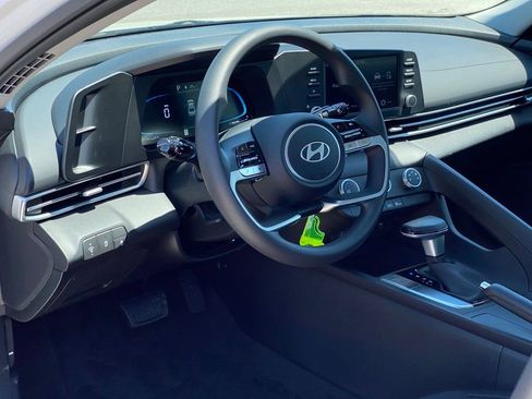 New 2026 Hyundai Elantra SE w/ Cargo Package FWD image 10