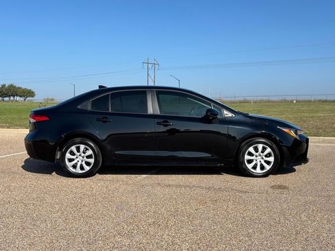 Used 2024 Toyota Corolla LE image 5