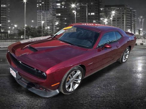 Used 2021 Dodge Challenger R/T image 4