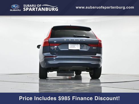 Used 2022 Volvo XC60 B5 Momentum image 35