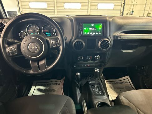 Used 2016 Jeep Wrangler Unlimited Sport w/ Connectivity Group AWD/4WD image 4