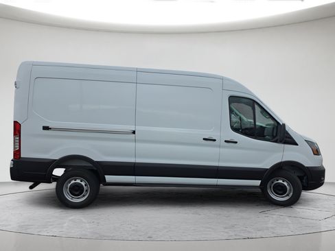 New 2026 Ford Transit 250 148 Medium Roof w/ Load Area Protection Package RWD image 2