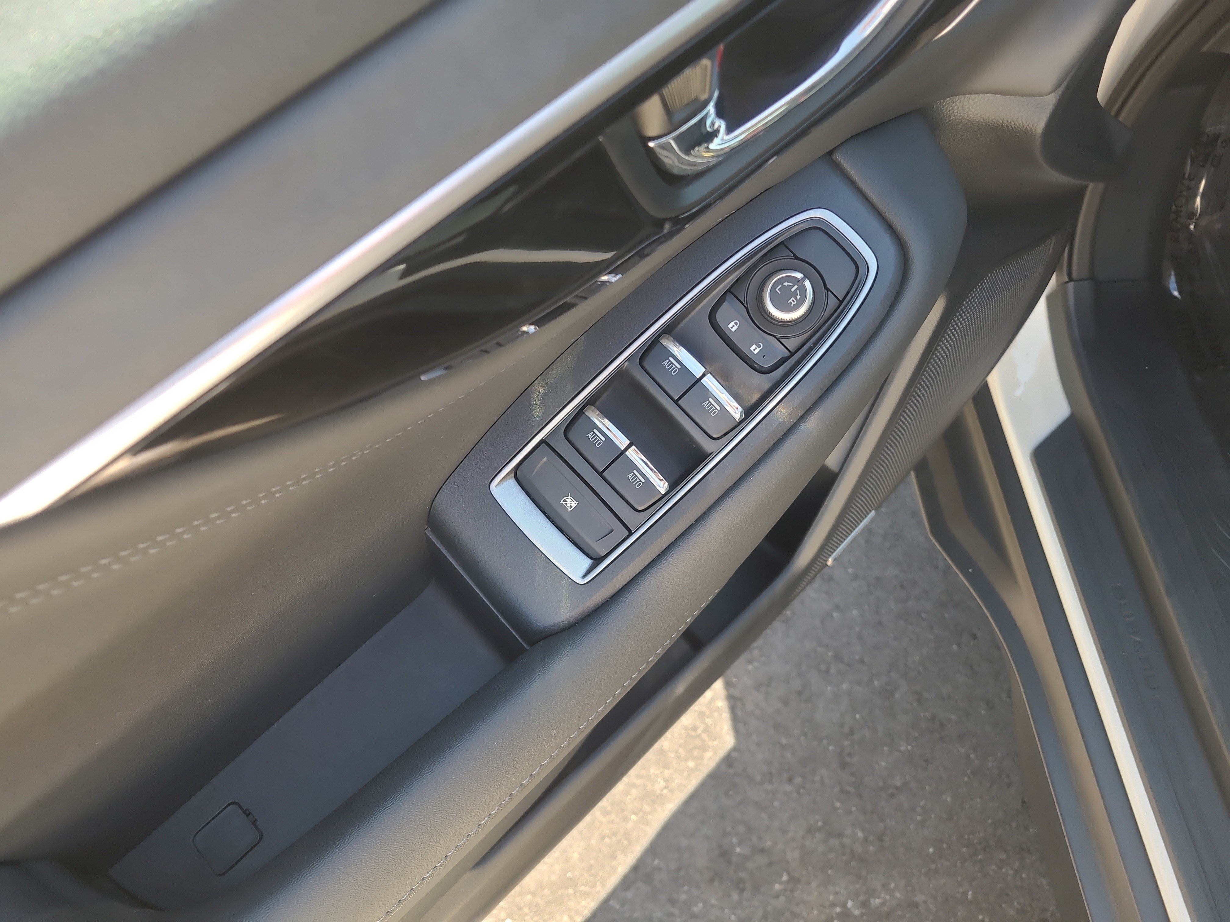 Used 2023 Subaru Outback Limited AWD/4WD image 13