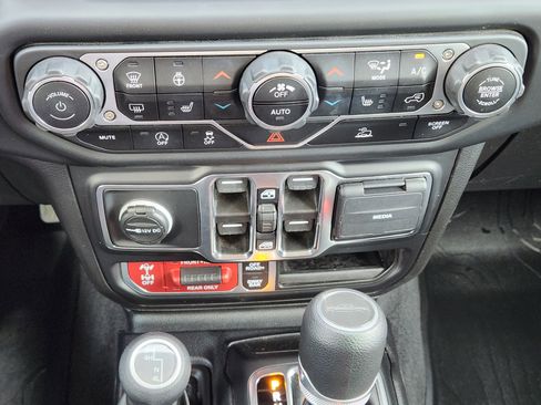 Used 2021 Jeep Gladiator Rubicon image 19