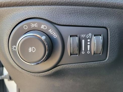 Used 2018 Jeep Compass Limited w/ Navigation Group image 21