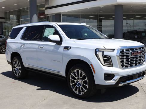 New 2026 GMC Yukon Denali w/ Denali Reserve Package AWD/4WD image 8