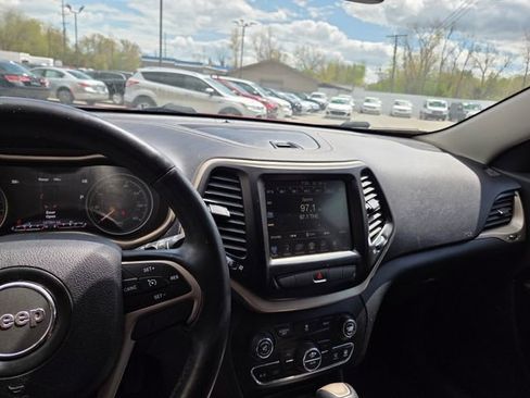 Used 2014 Jeep Cherokee Limited FWD image 17
