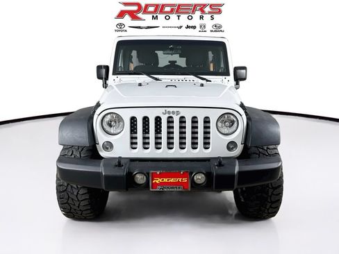 Used 2014 Jeep Wrangler Unlimited Sport AWD/4WD image 2