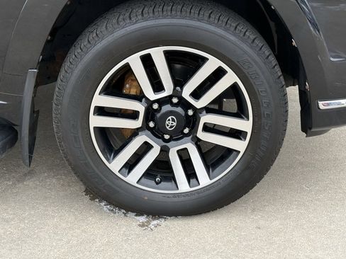 Used 2020 Toyota 4Runner Limited image 9