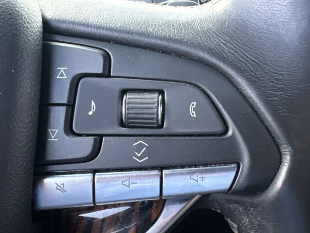 Used 2022 Cadillac Escalade ESV Luxury w/ LPO, Illumination Package AWD/4WD image 31