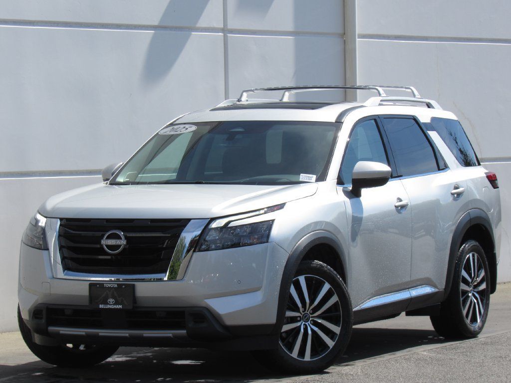 Used 2025 Nissan Pathfinder Platinum AWD/4WD image 1