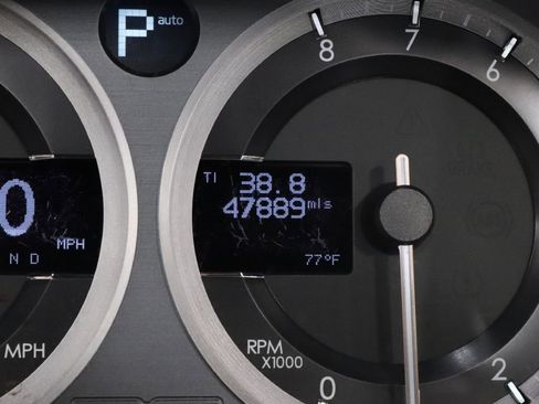 Used 2013 Aston Martin DB9 Volante image 35