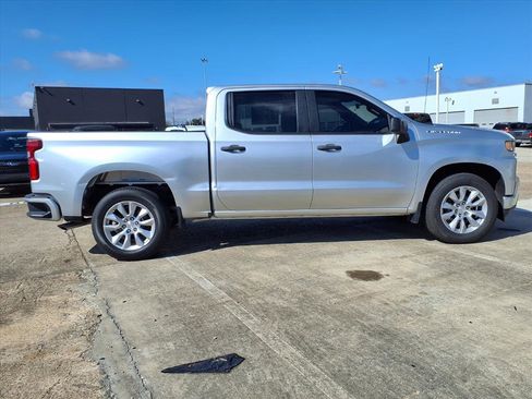 Used 2021 Chevrolet Silverado 1500 Custom image 24