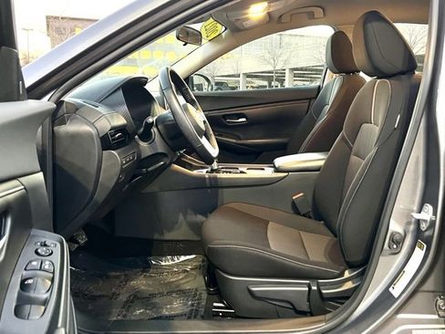 Used 2021 Nissan Sentra SV image 17