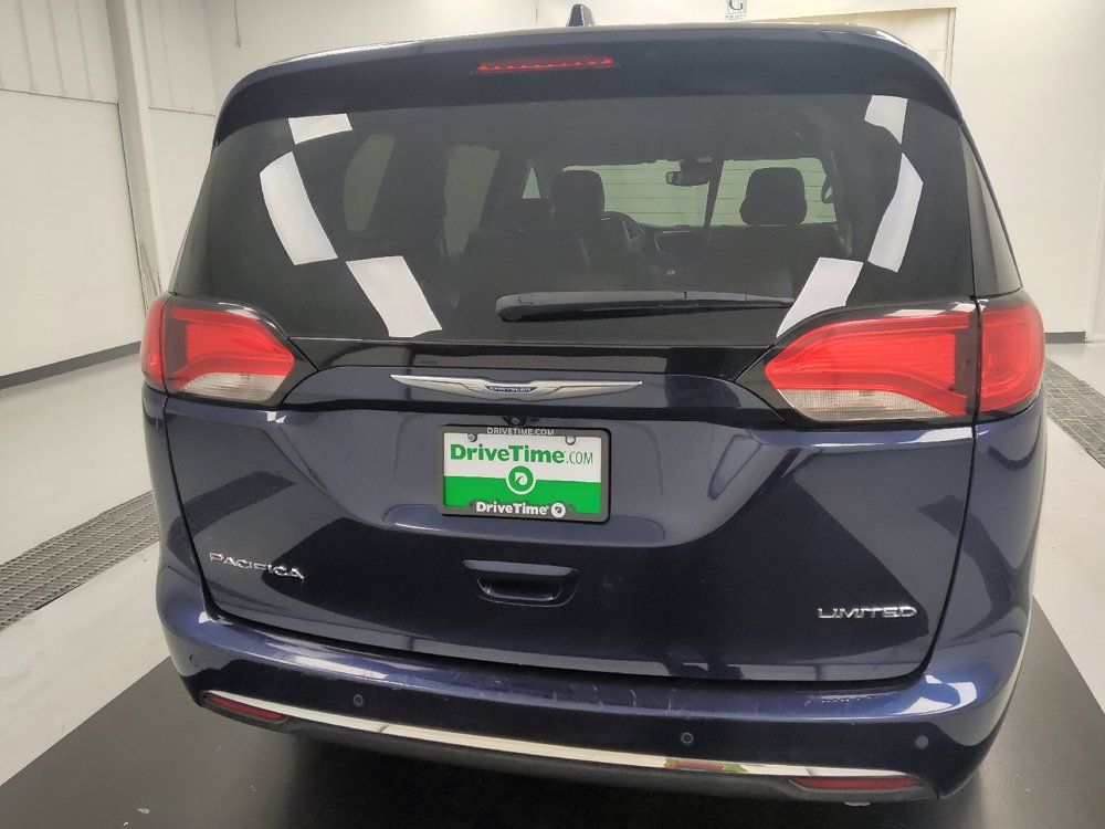 Used 2019 Chrysler Pacifica Limited w/ Advanced Safetytec Group FWD image 7