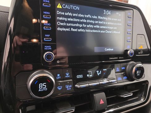 Used 2022 Toyota Highlander LE image 24