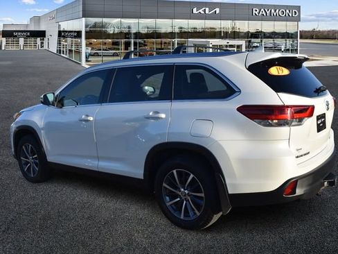 Used 2019 Toyota Highlander XLE image 5