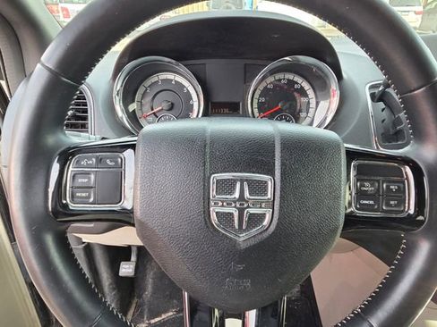 Used 2018 Dodge Grand Caravan SXT FWD image 8