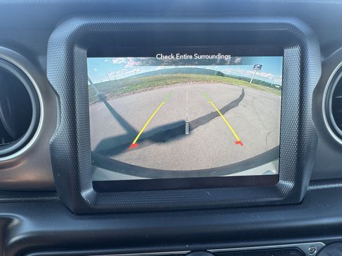 Used 2021 Jeep Wrangler Sport AWD/4WD image 26